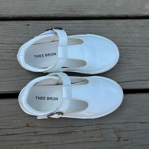 Thee Bron White T-Strap Daphne Shoes | Baby Girl Toddler Size 9